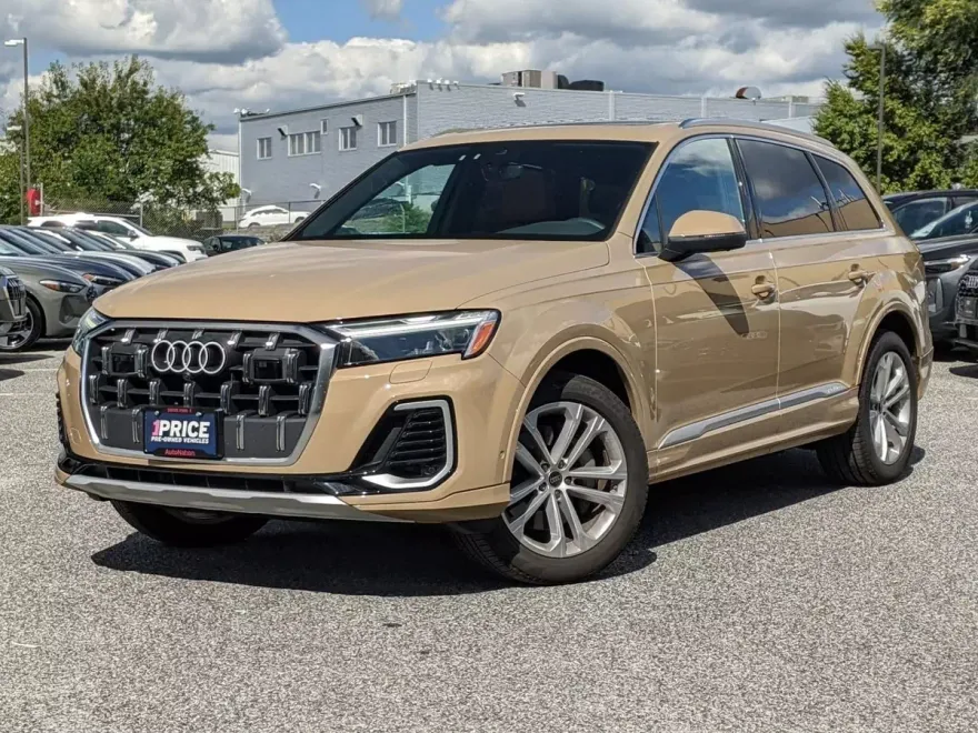2025 Audi Q7 45 Premium Plus photo 1