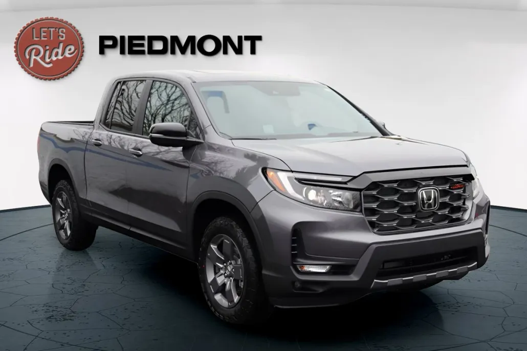 2025 Honda Ridgeline TrailSport photo 1