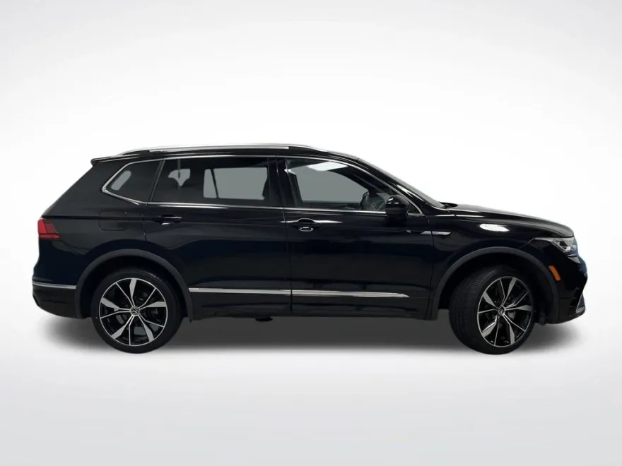 2022 Volkswagen Tiguan SEL Premium R-Line photo 1