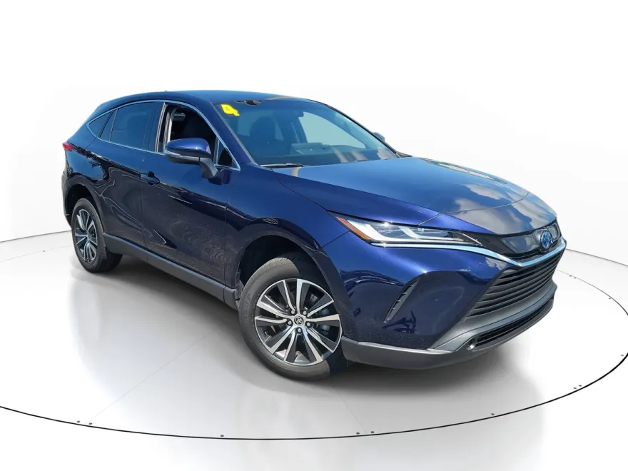2024 Toyota Venza XLE photo 1