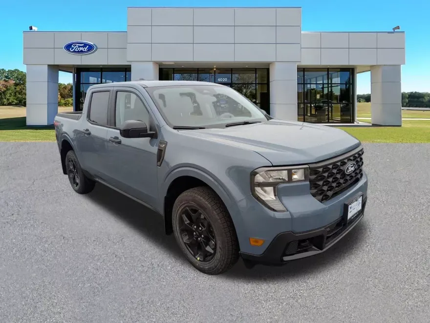 2025 Ford Maverick XLT photo 1