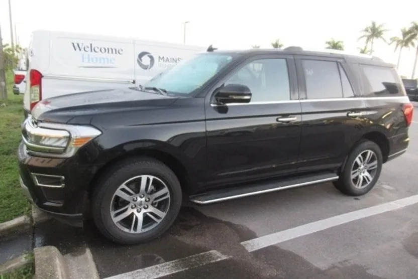 2023 Ford Expedition Limited photo 1