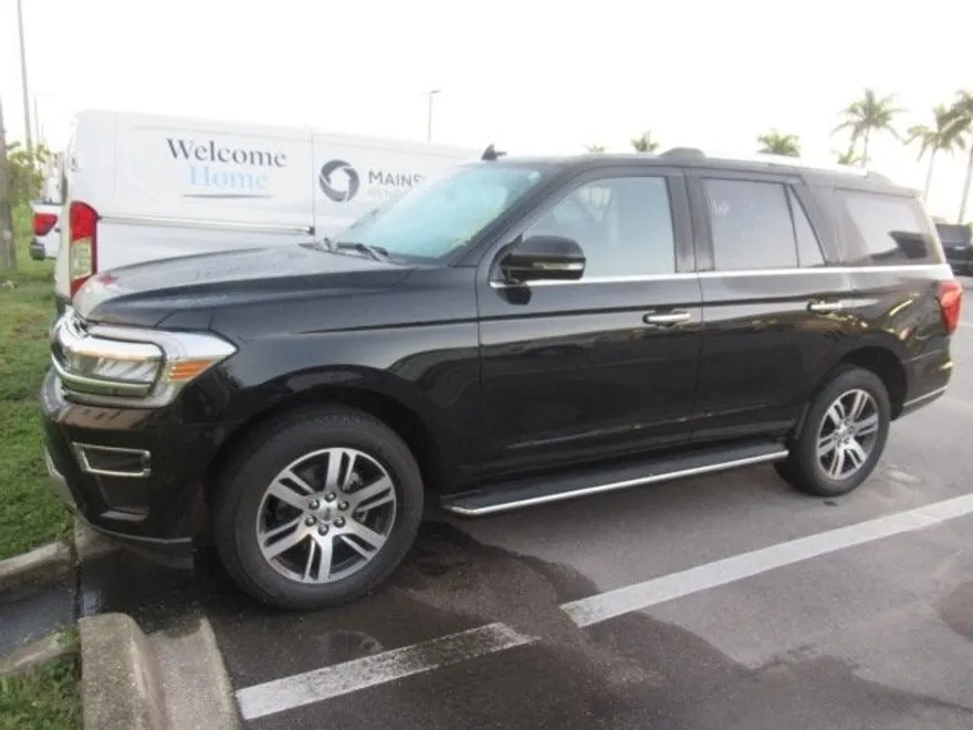 2023 Ford Expedition Limited photo 1