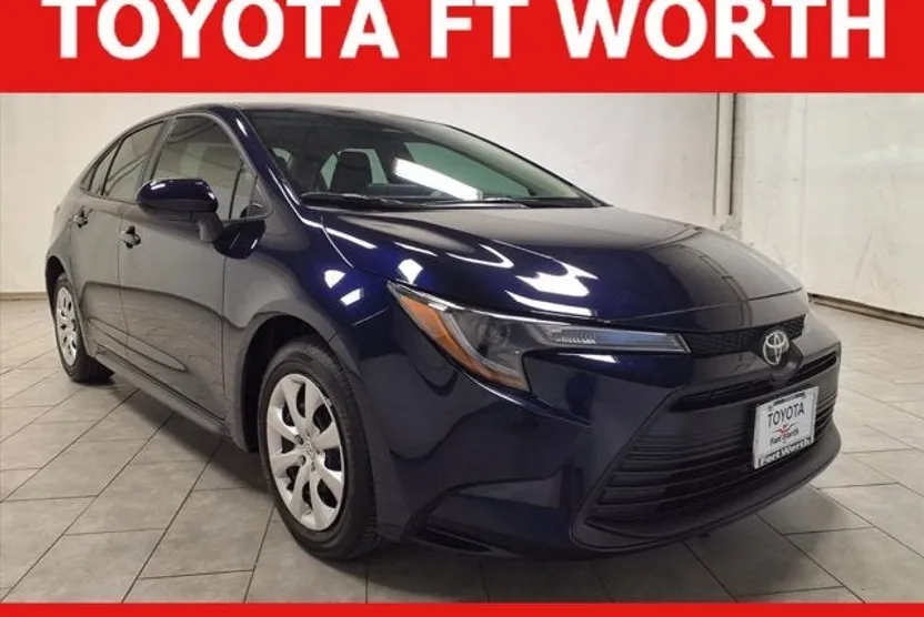 2025 Toyota Corolla LE photo 1