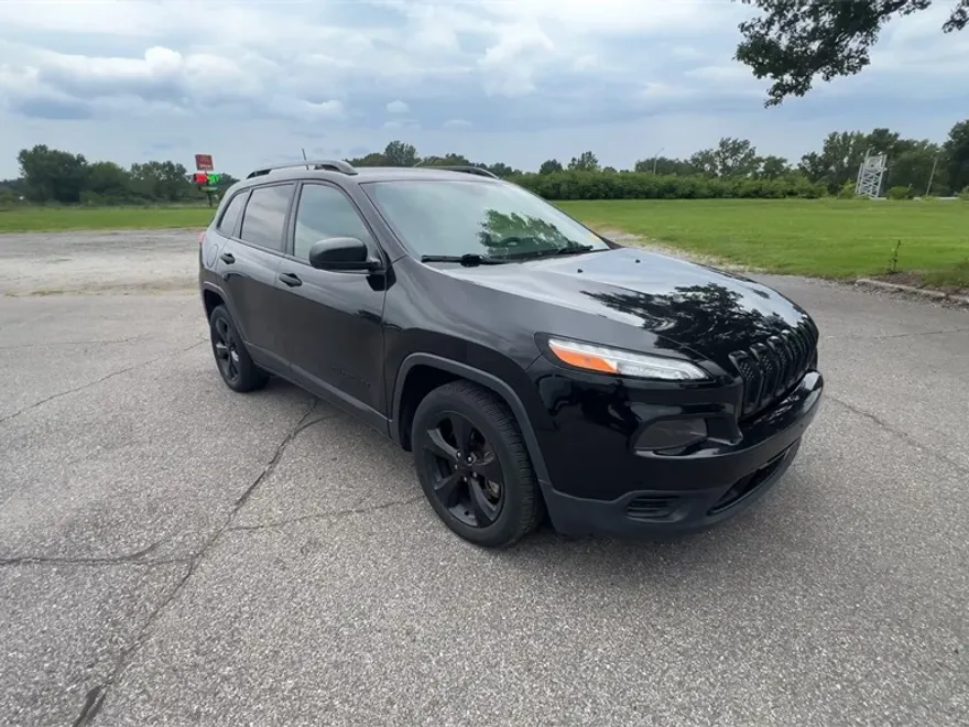 2017 Jeep Cherokee Sport Altitude photo 1
