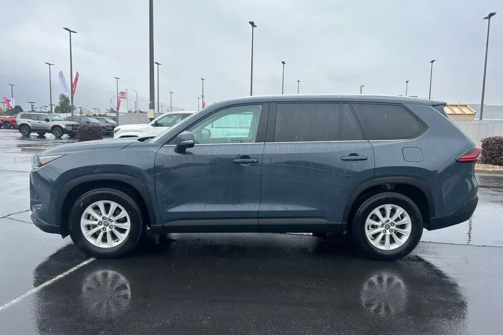 2025 Toyota Grand Highlander XLE photo 1