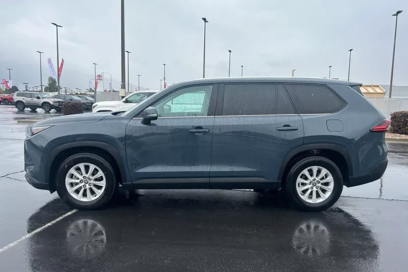 2025 Toyota Grand Highlander XLE photo 1