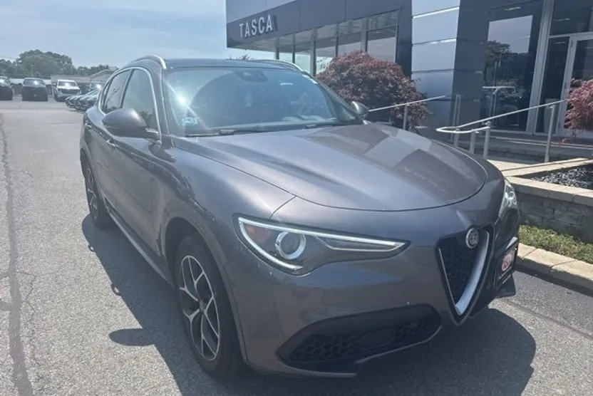 2020 Alfa Romeo Stelvio Ti photo 1