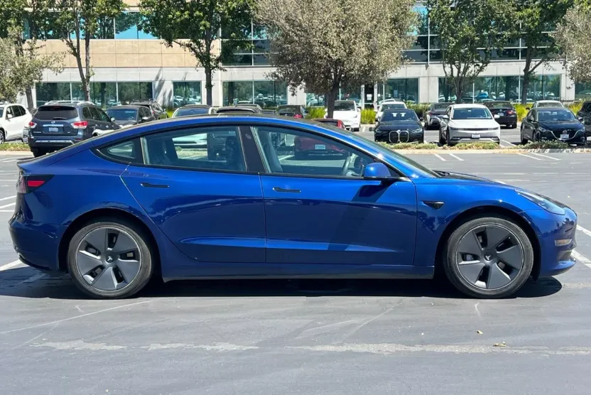 2021 Tesla Model 3 Long Range photo 1