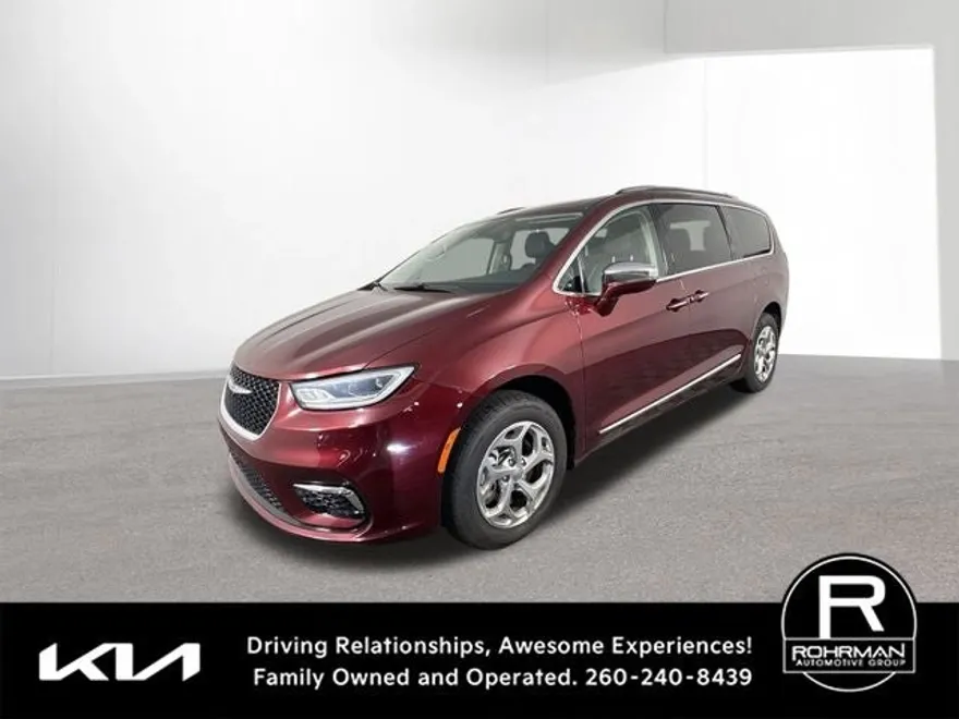 2021 Chrysler Pacifica Limited photo 1
