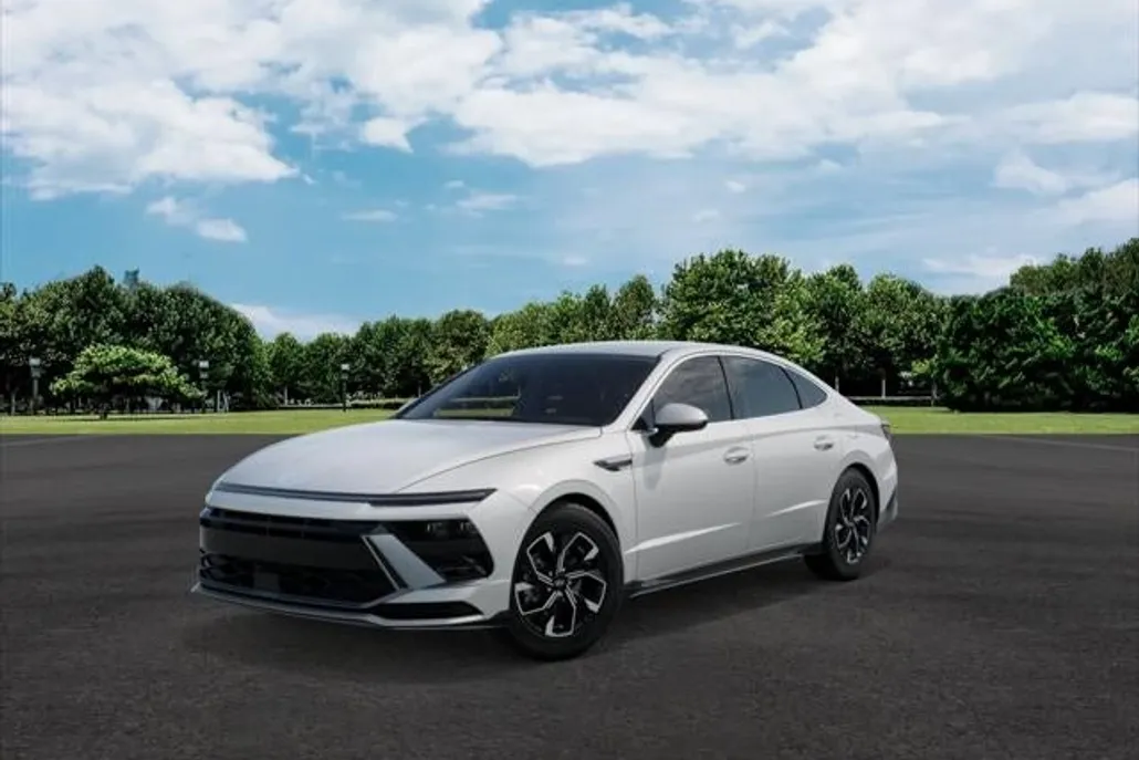 2025 Hyundai Sonata SEL photo 1