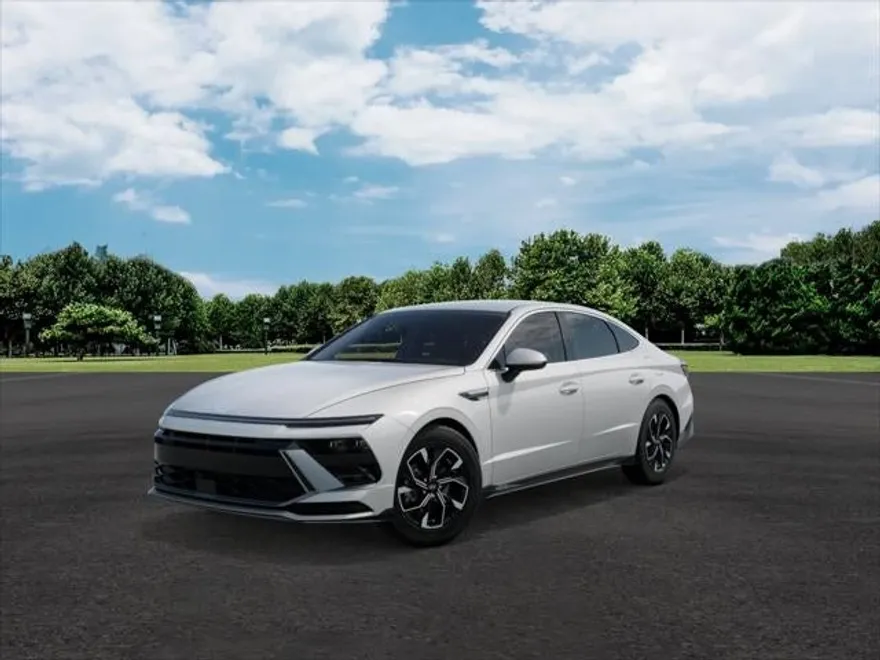 2025 Hyundai Sonata SEL photo 1