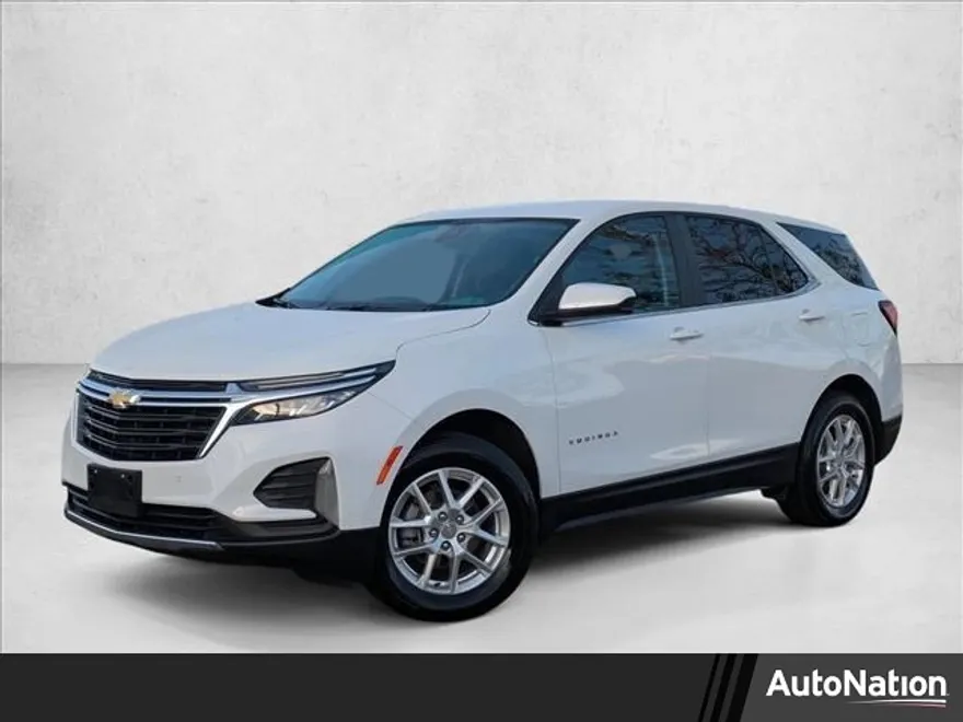 2024 Chevrolet Equinox LT photo 1
