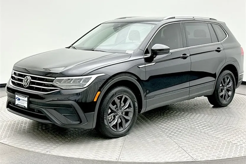 2022 Volkswagen Tiguan SE photo 1