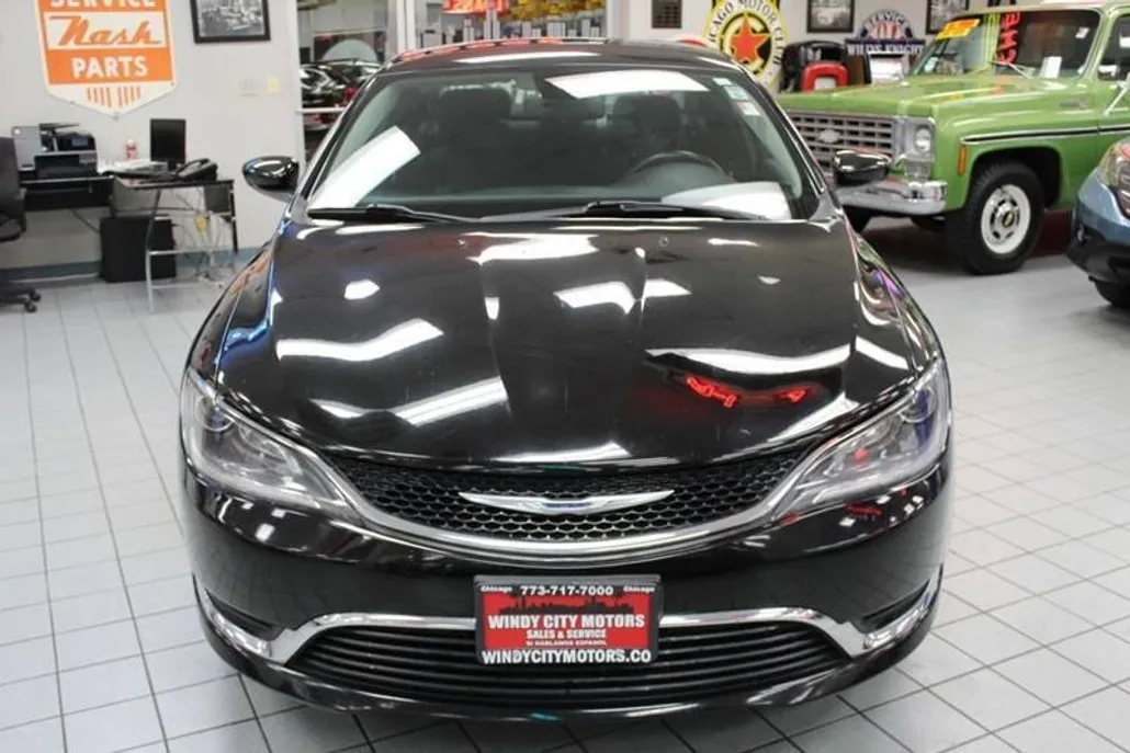 2016 Chrysler 200 Limited photo 1