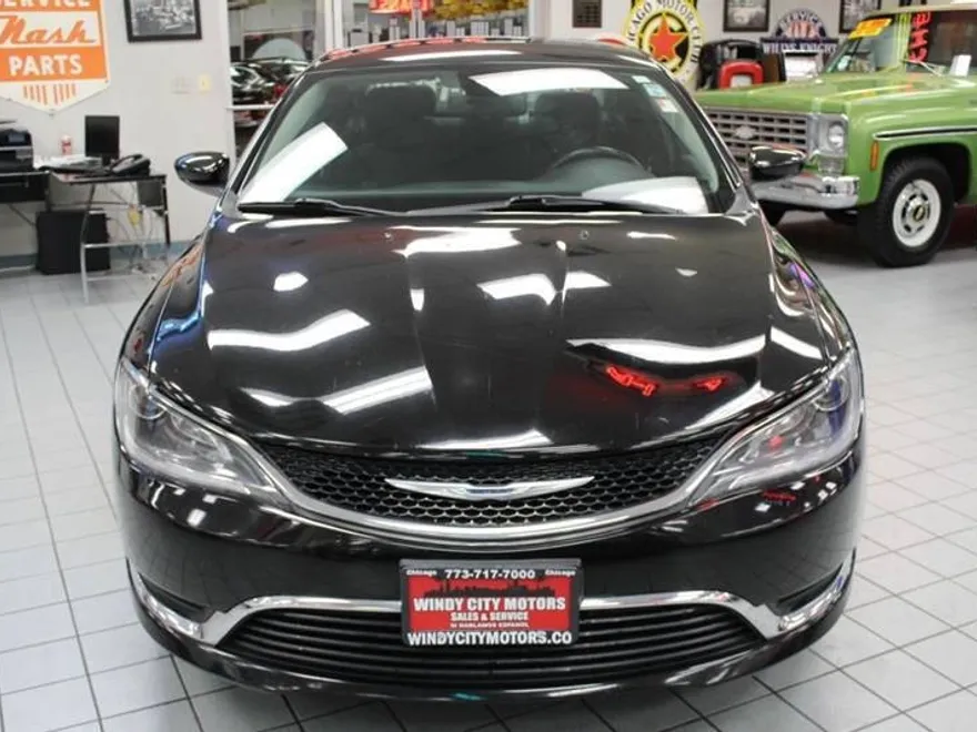 2016 Chrysler 200 Limited photo 1