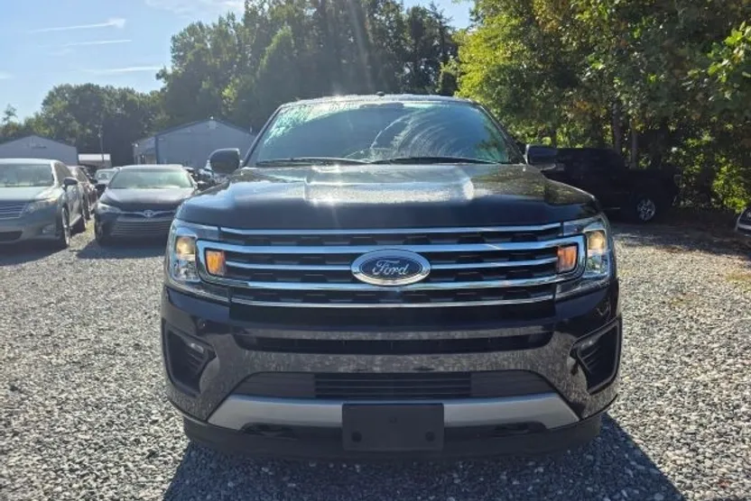 2019 Ford Expedition MAX XLT photo 1