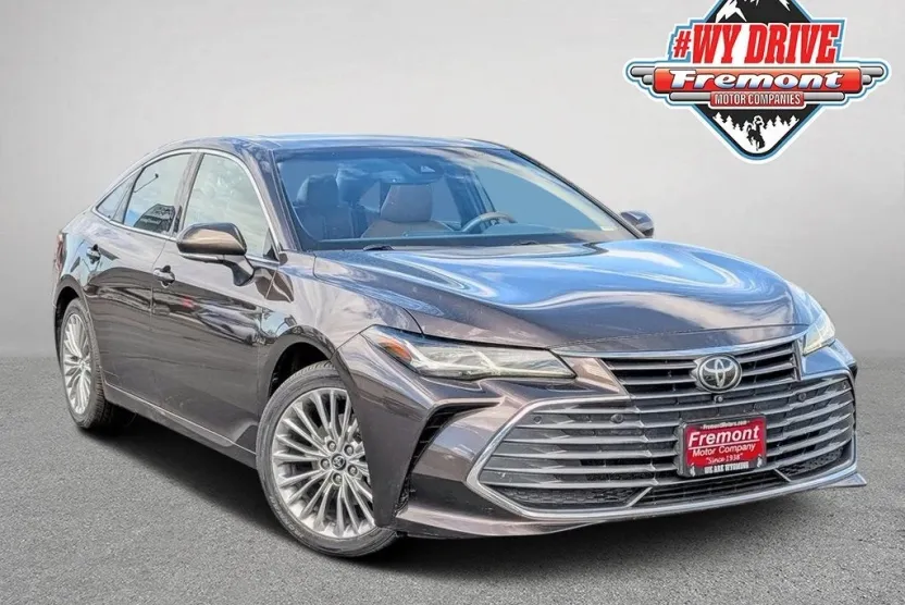 2019 Toyota Avalon Limited photo 1