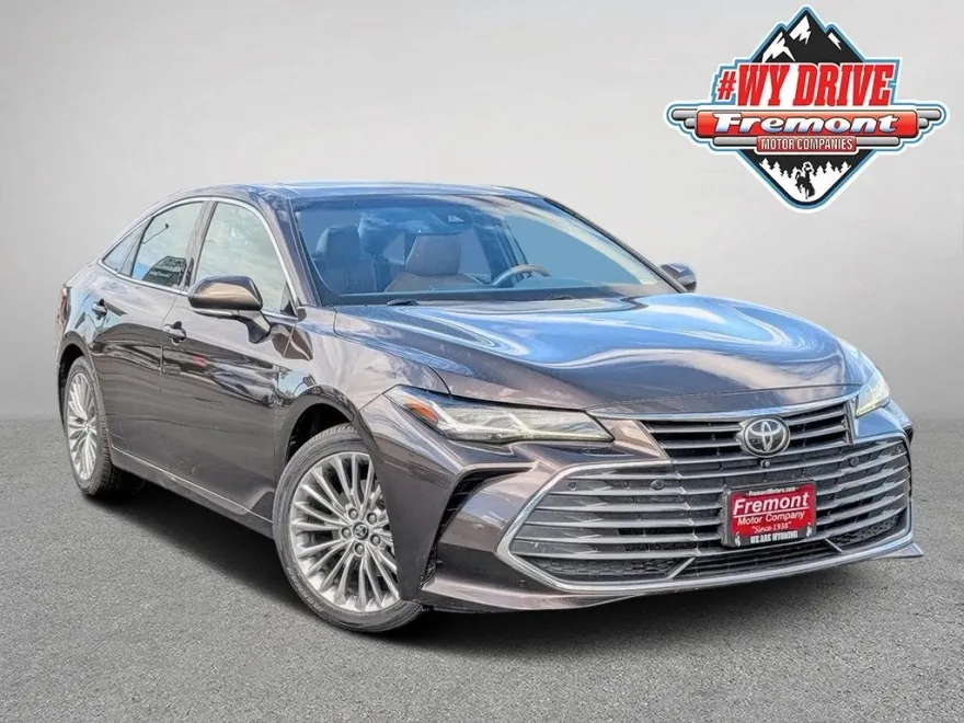 2019 Toyota Avalon Limited photo 1