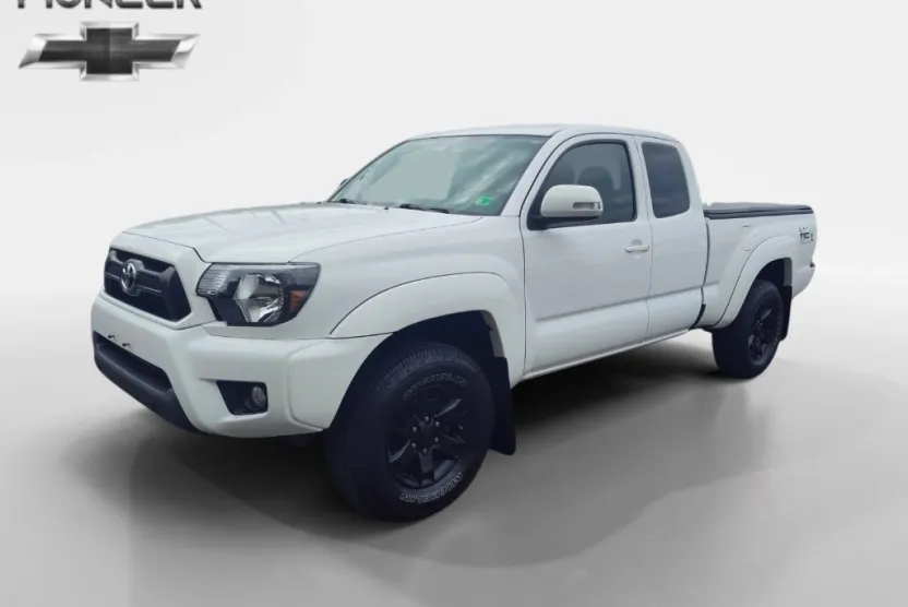 2015 Toyota Tacoma Base photo 1