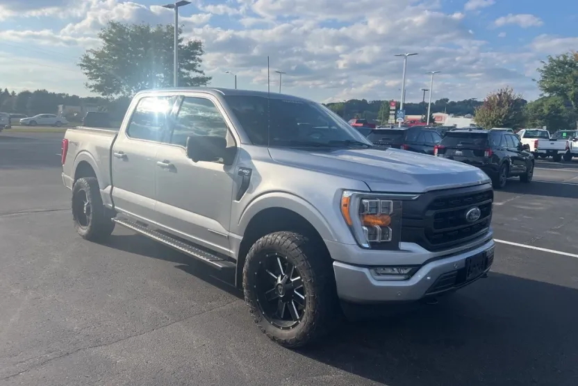 2021 Ford F-150 XLT photo 1