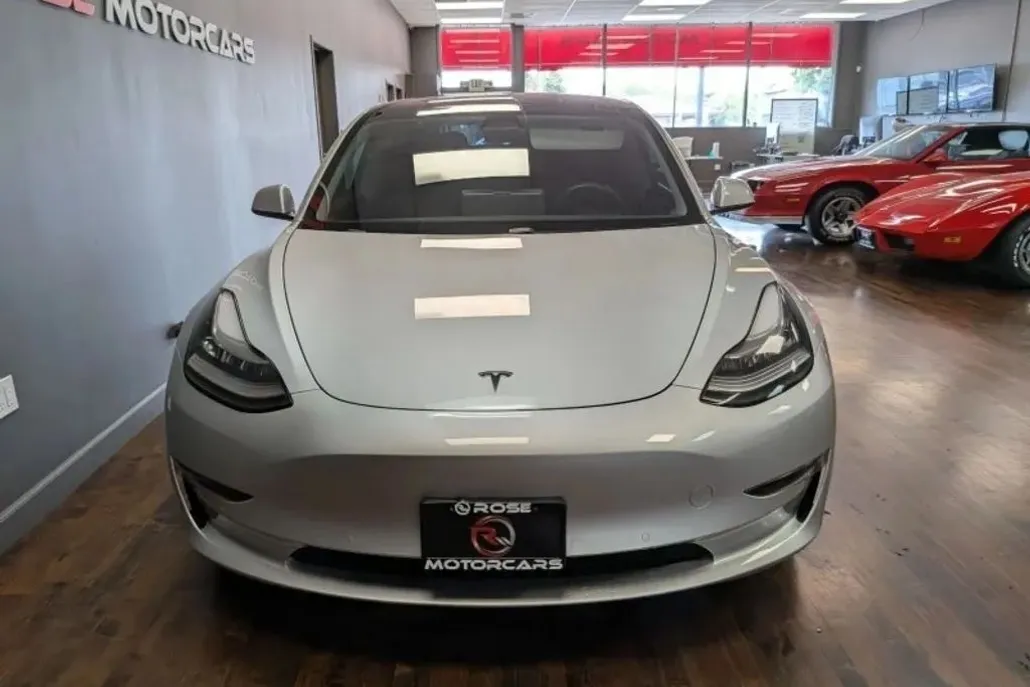 2018 Tesla Model 3 Long Range photo 1