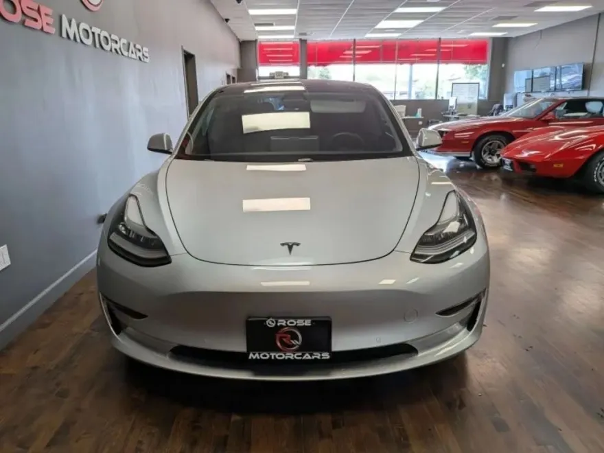 2018 Tesla Model 3 Long Range photo 1
