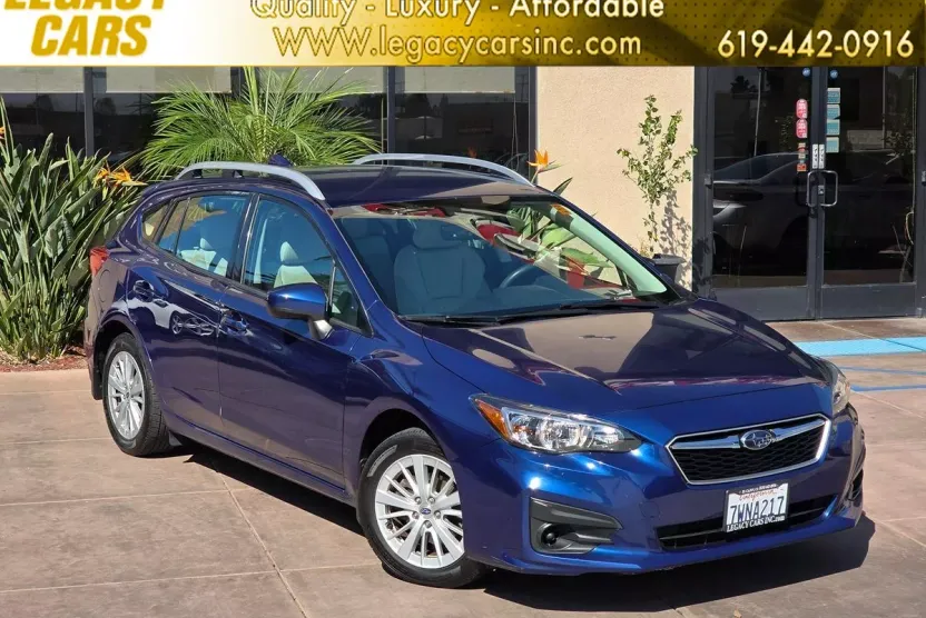 2017 Subaru Impreza Premium photo 1