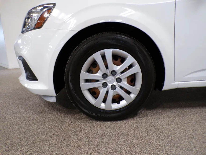 2020 Chevrolet Sonic LT photo 8