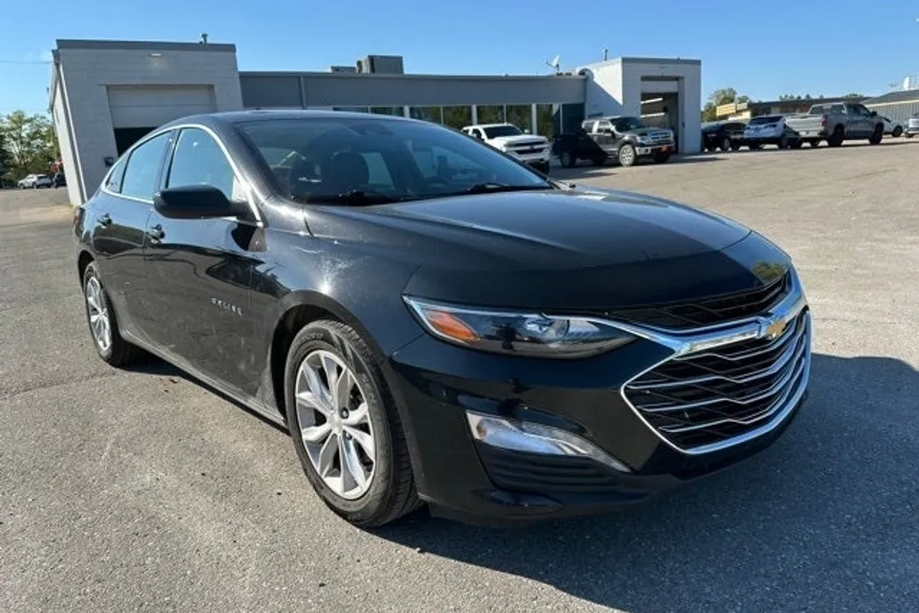 2023 Chevrolet Malibu 1LT photo 1