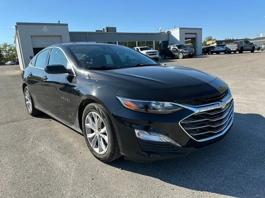 2023 Chevrolet Malibu 1LT photo 1