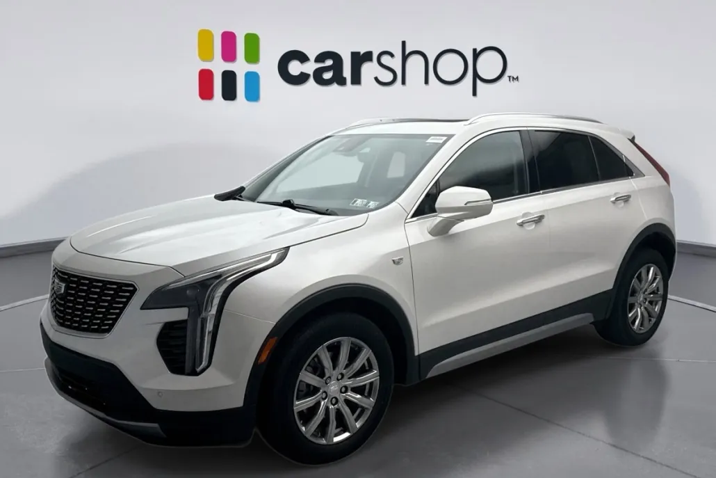 2022 Cadillac XT4 Premium Luxury photo 1