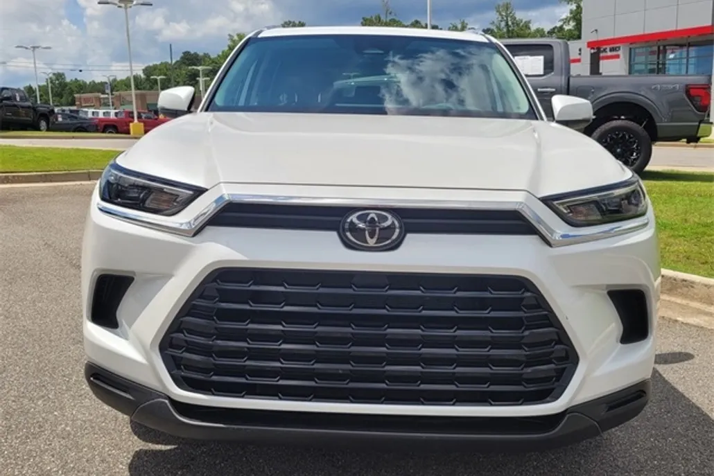 2024 Toyota Grand Highlander Limited photo 1