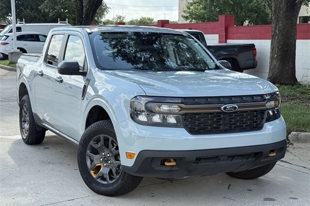 2023 Ford Maverick XLT photo 1