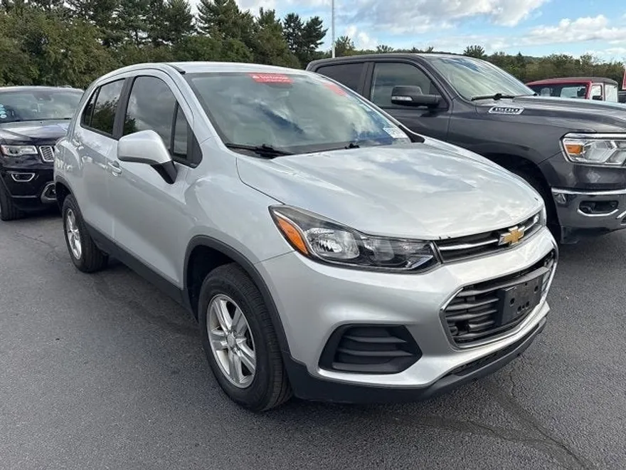 2017 Chevrolet Trax LS photo 1