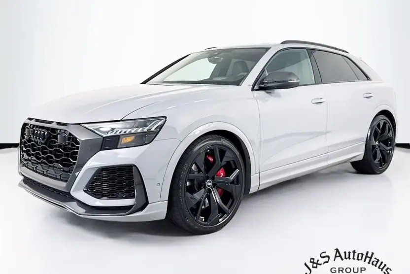 2022 Audi RS Q8 photo 1