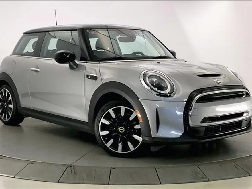 2024 Mini Cooper 2 Door Hardtop SE photo 1