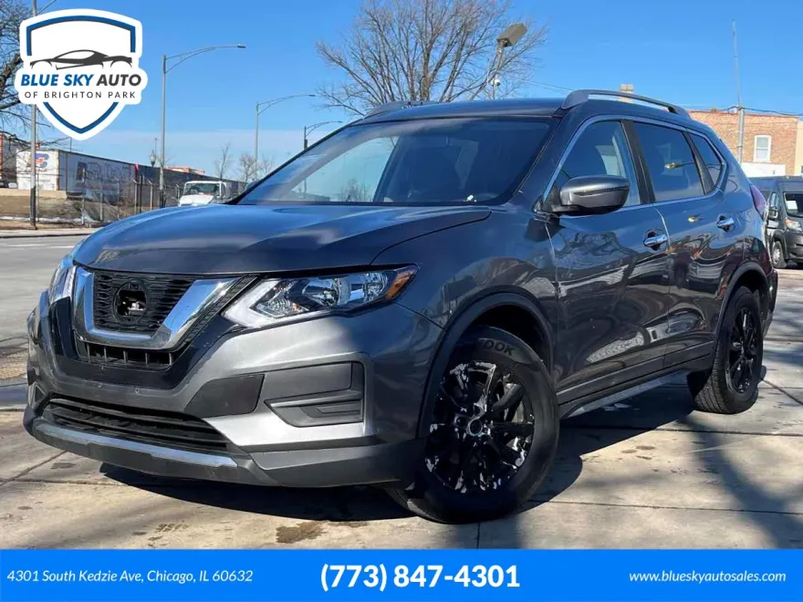 2018 Nissan Rogue SV photo 1