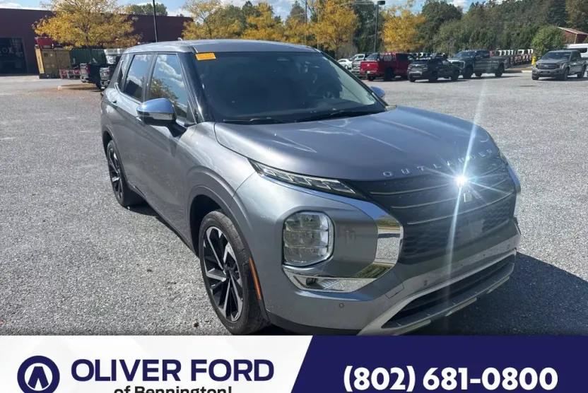 2022 Mitsubishi Outlander SE photo 1
