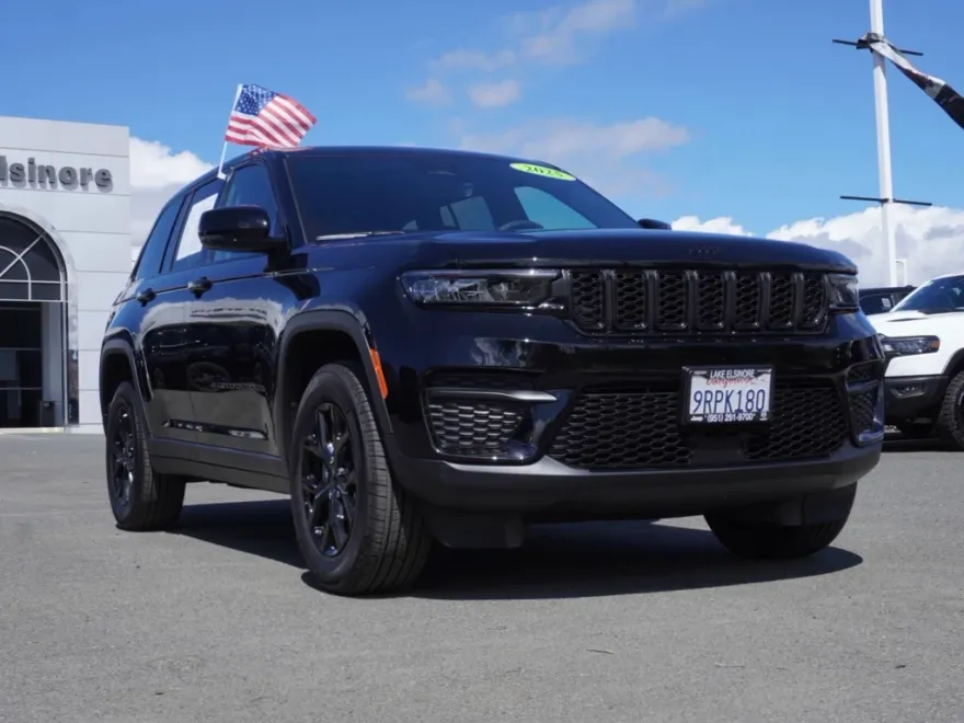2025 Jeep Grand Cherokee Altitude photo 1