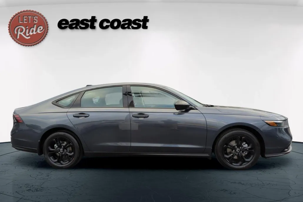 2025 Honda Accord SE photo 1
