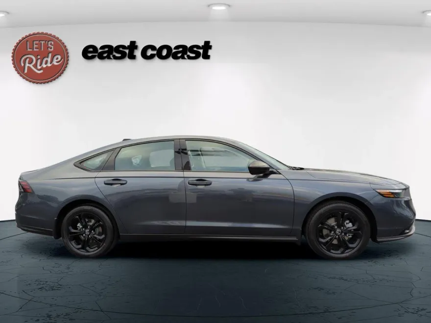 2025 Honda Accord SE photo 1