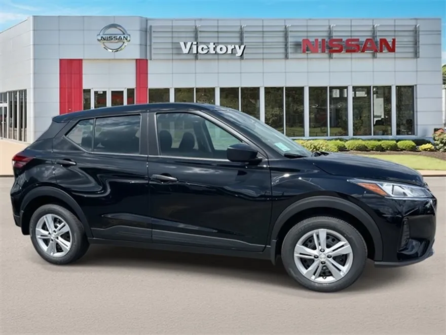 2025 Nissan Kicks Play S photo 1