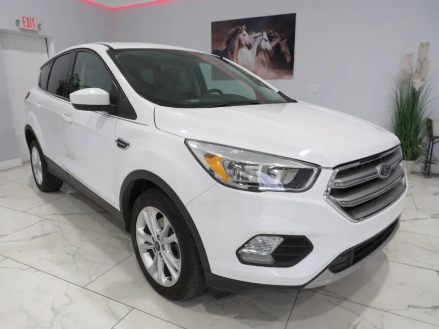2017 Ford Escape SE photo 1