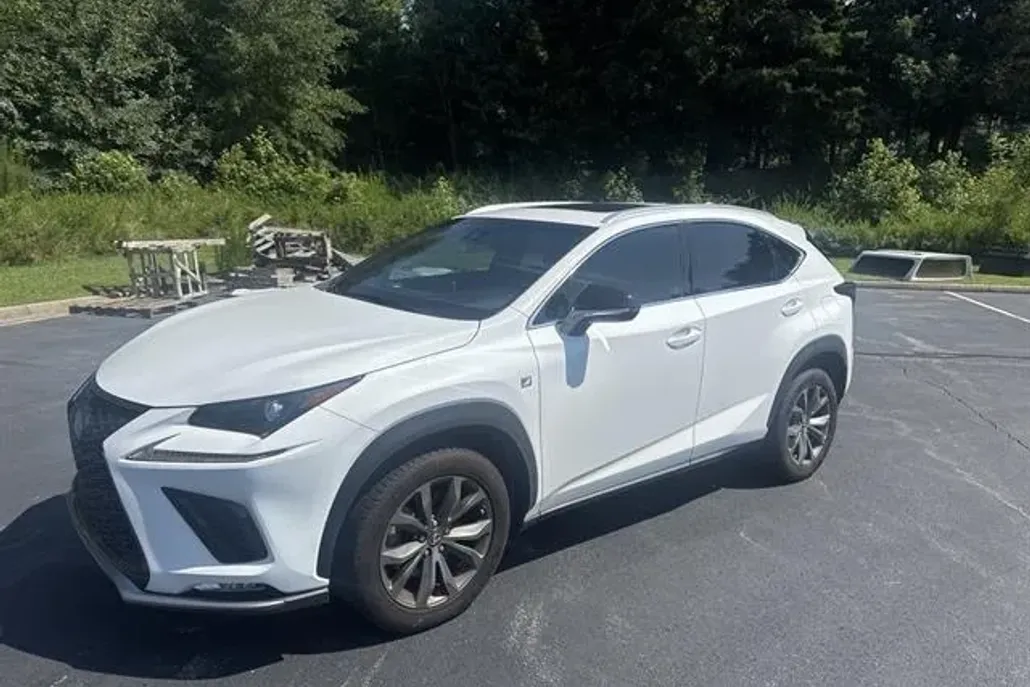 2018 Lexus NX 300 Luxury photo 1