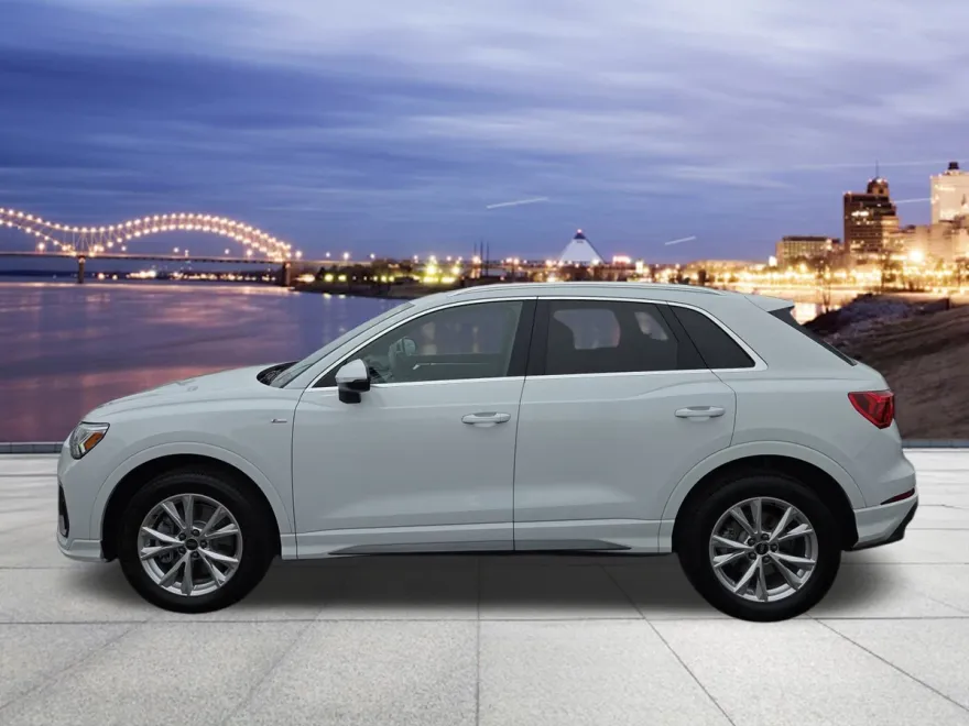 2024 Audi Q3 S line Premium 45 TFSI photo 1
