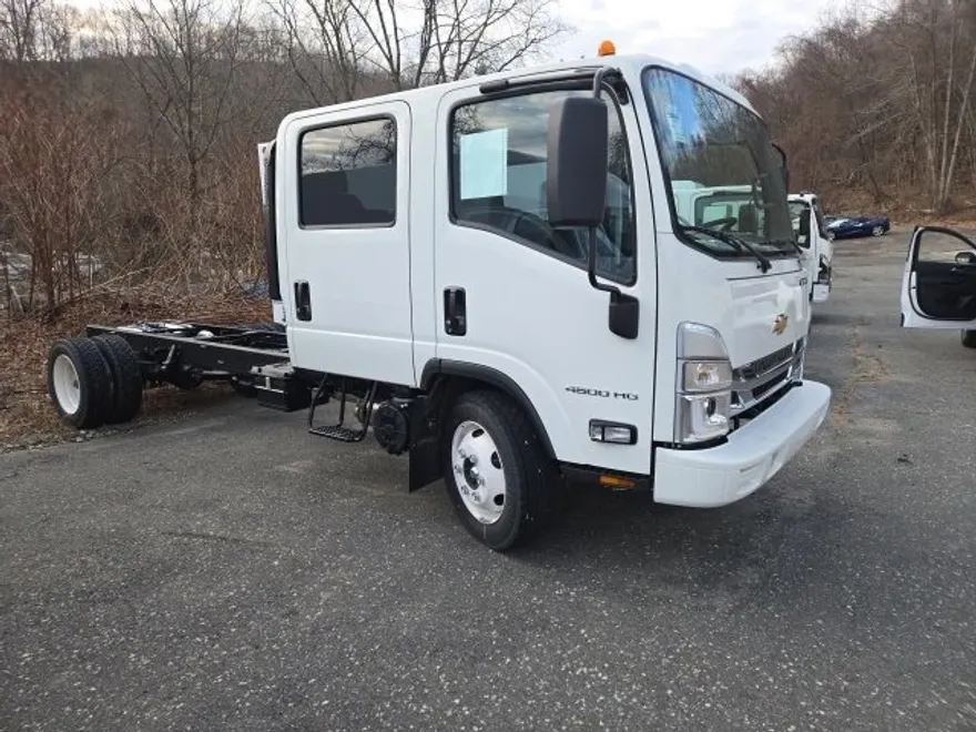 2024 Chevrolet Silverado 4500HD photo 1