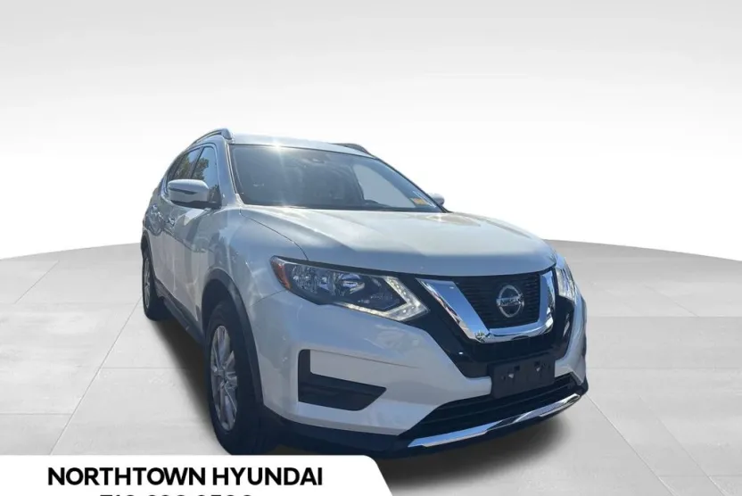 2020 Nissan Rogue SV photo 1