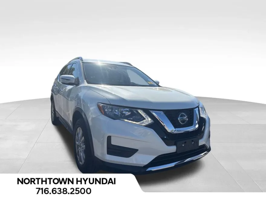 2020 Nissan Rogue SV photo 1