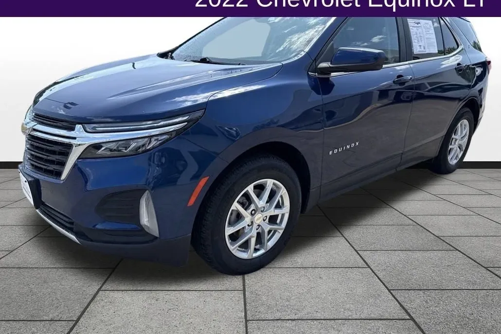 2022 Chevrolet Equinox LT photo 1